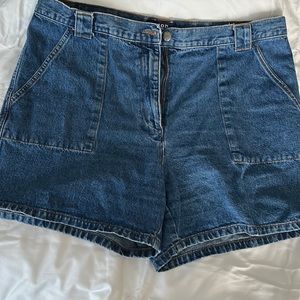 Izod women’s shorts